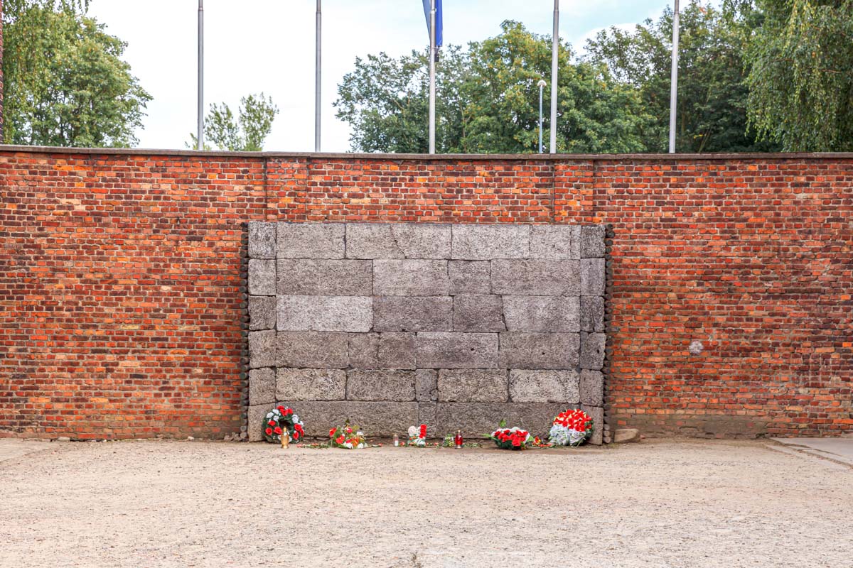 Mur de la mort au camp d'Auschwitz