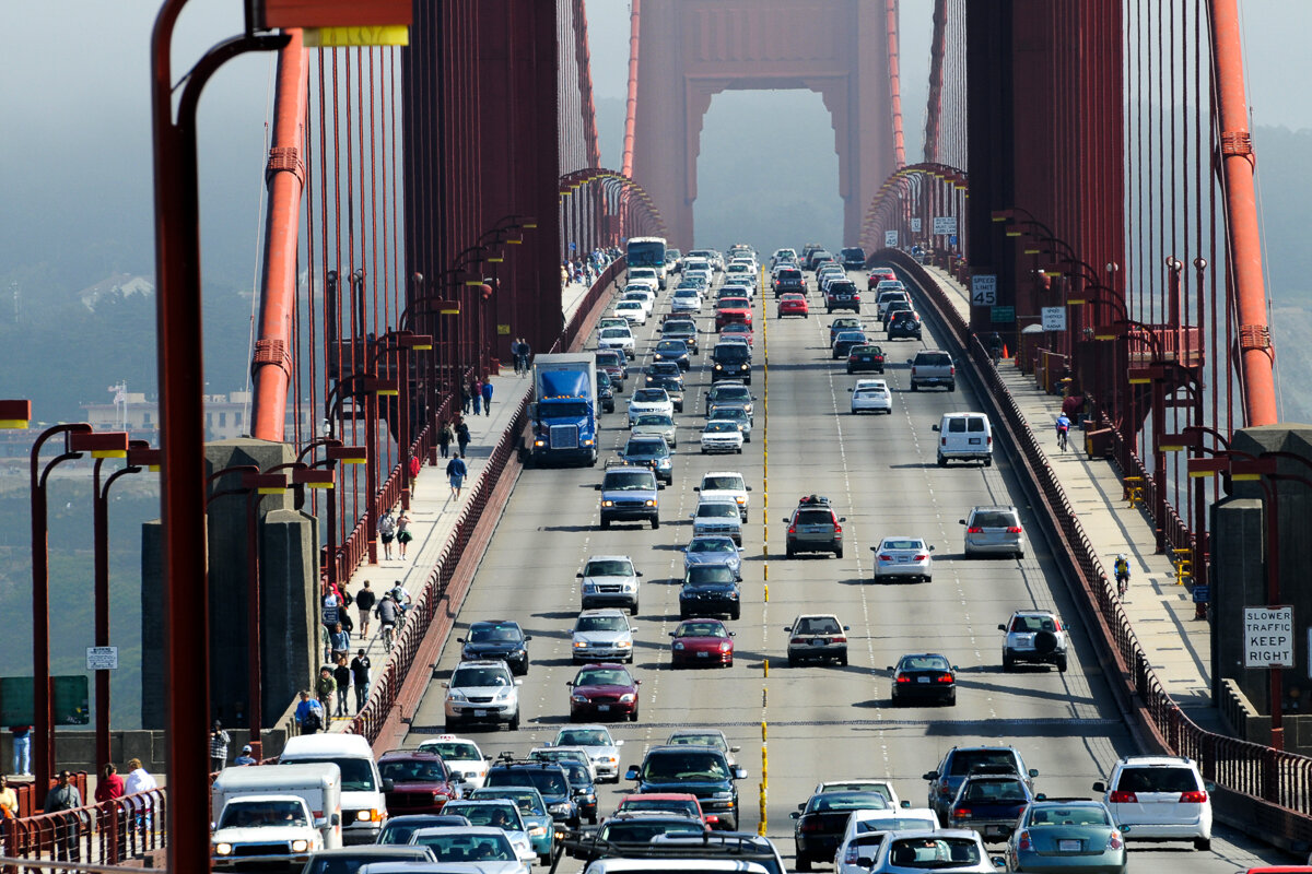 Circulation sur le Golden Gate de San Francisco