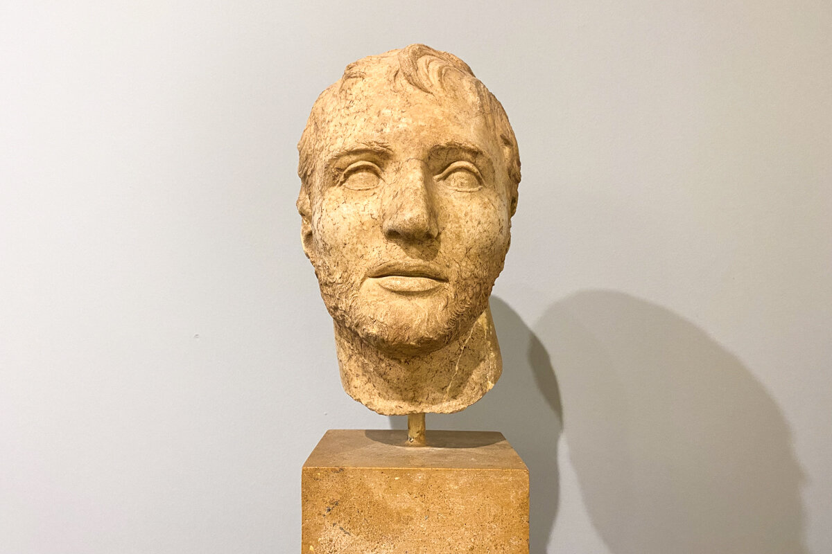 Buste dans le musée de Delphes