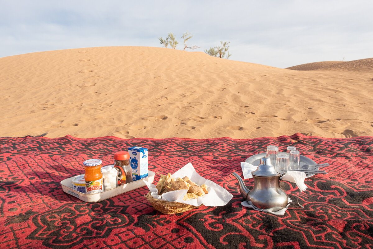Petit déjeuner dans le désert