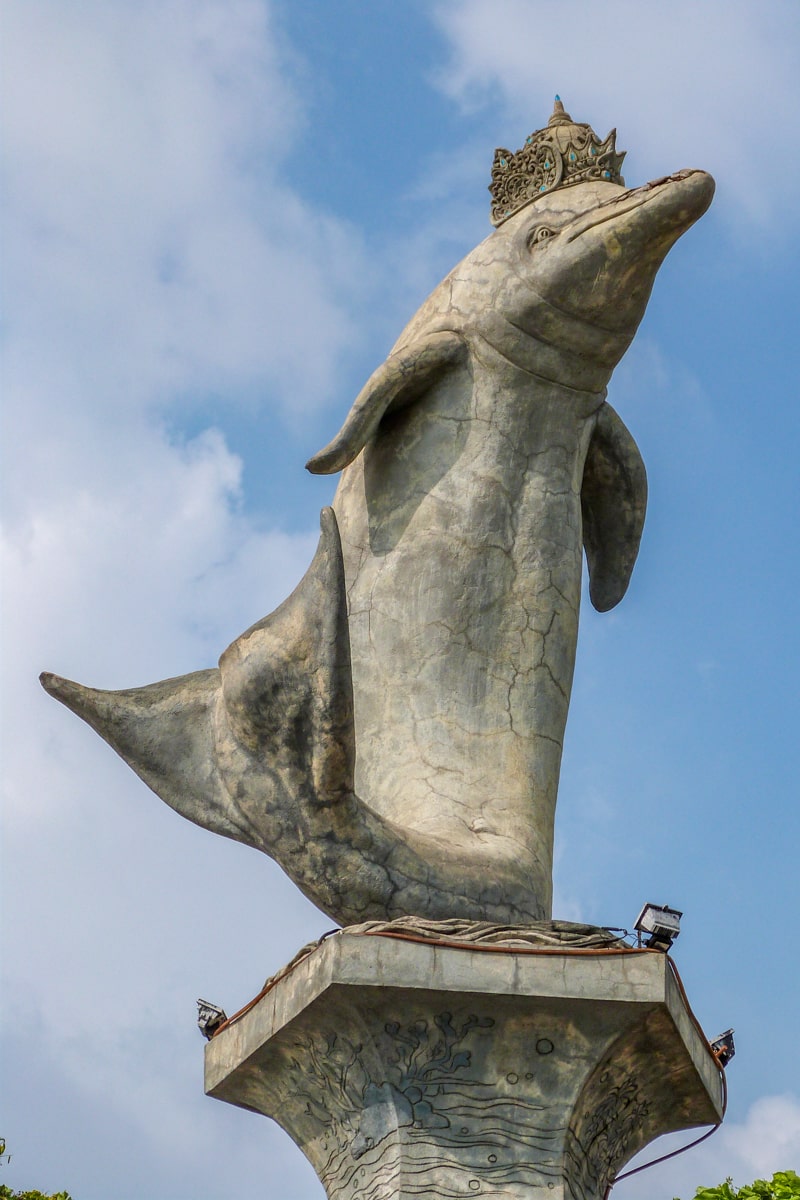 Statue dauphin à Lovina