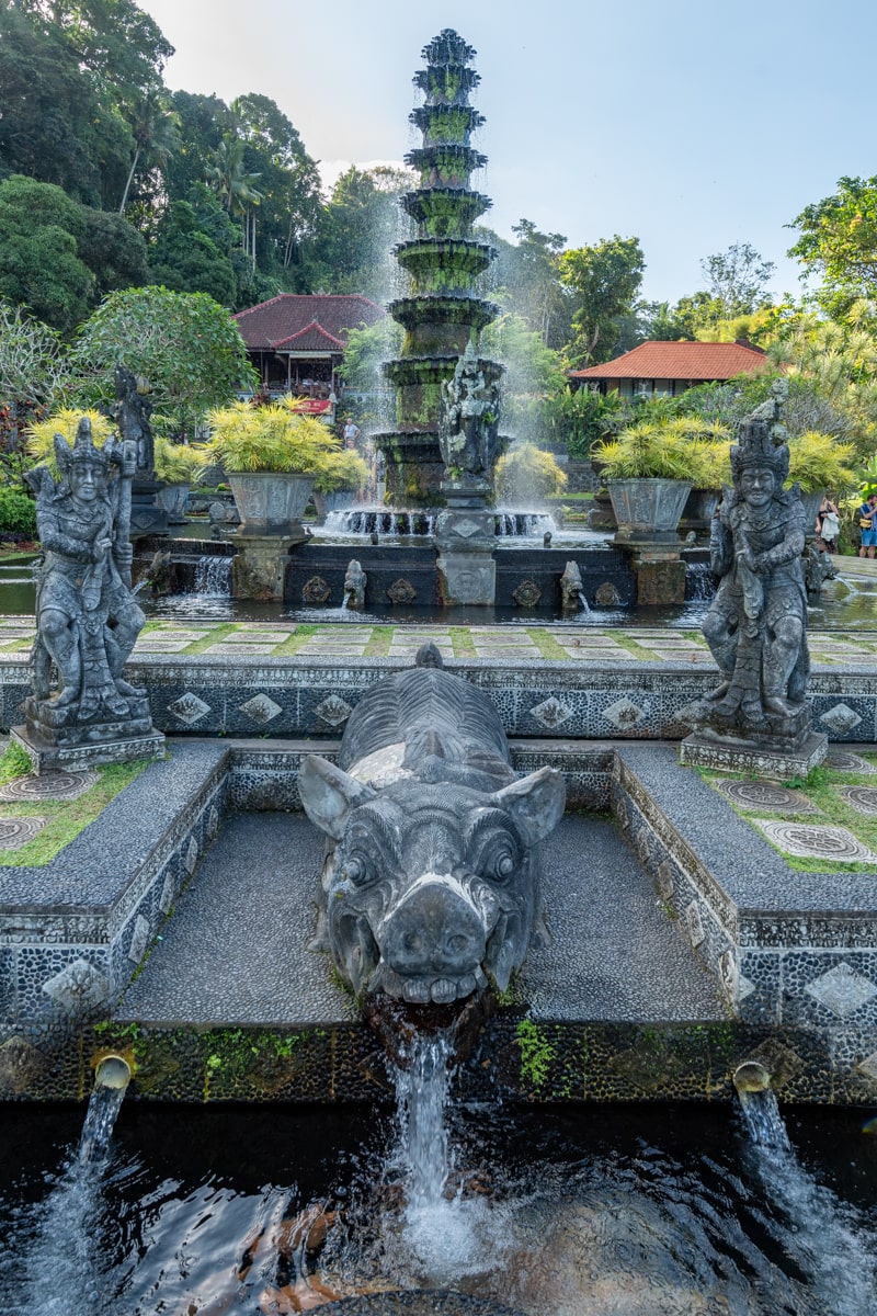Fontaine au Tirta Gangga, Bali