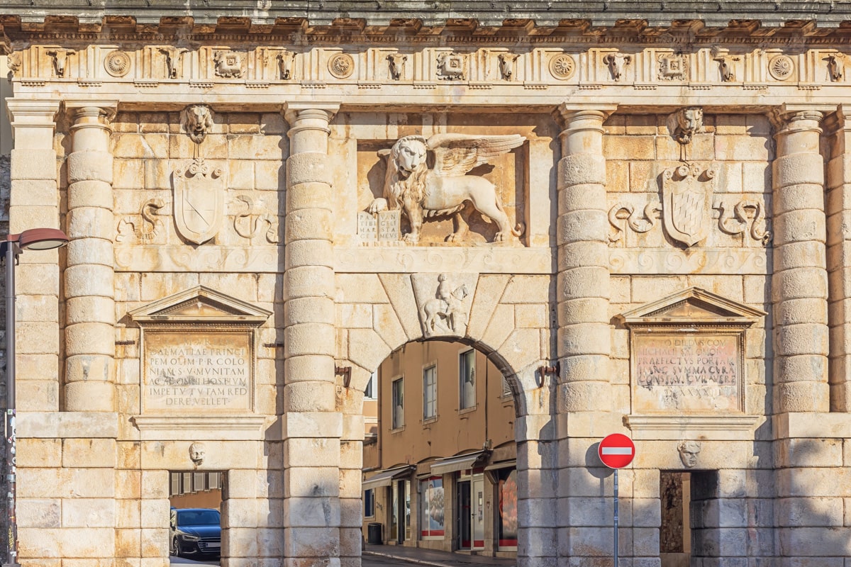 Porte d'entrée de Vazdar