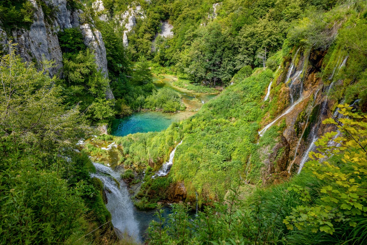 Plusieurs chutes d'eau à Plitvice en Croatie