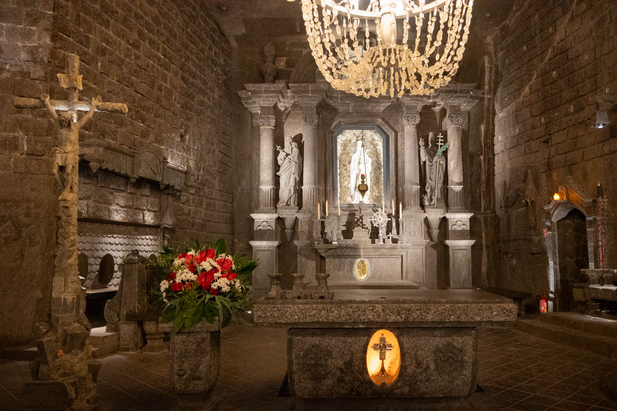 L'une des chapelles souterraines dans la mine de sel de Cracovie