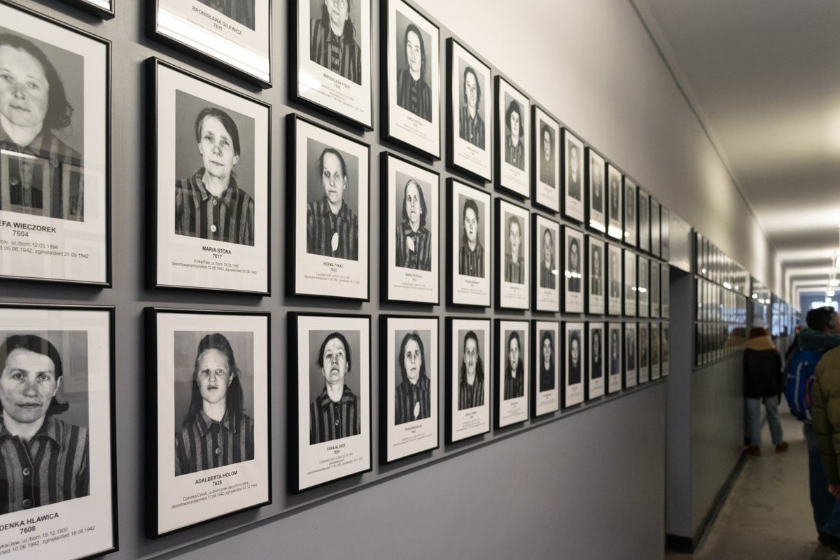 Photos des déportées pris à leur arrivée à Auschwitz