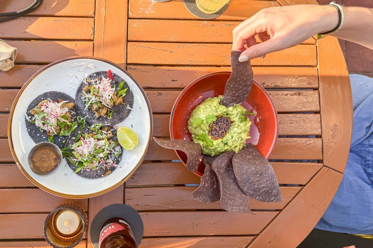 Table avec apéritif dans le quartier cubain