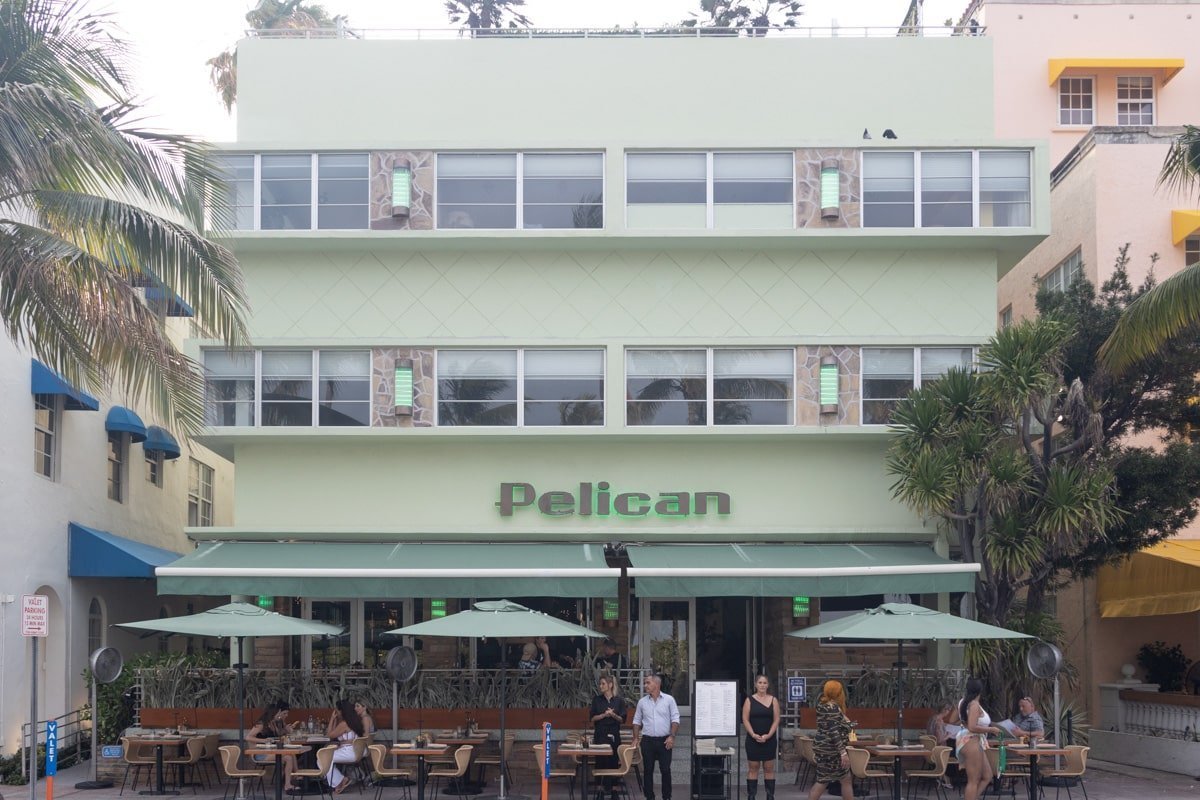 Façade du Pelican Hotel