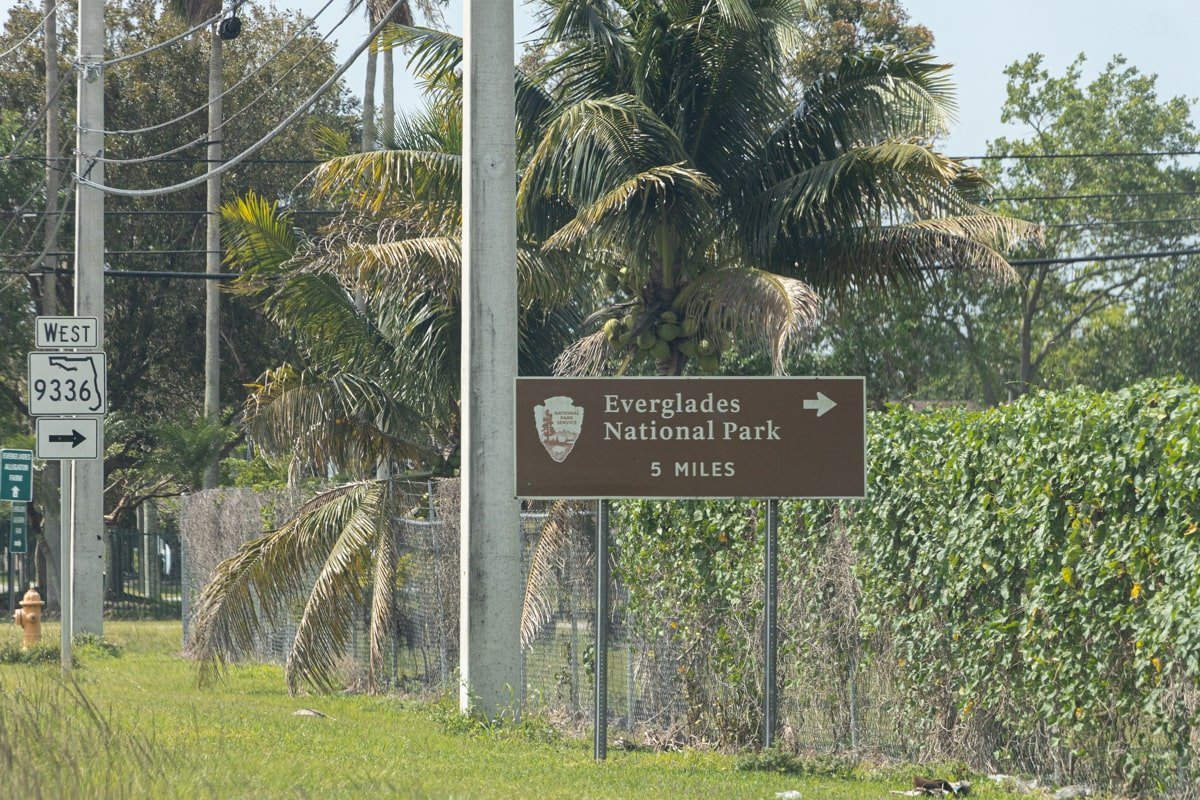 Panneau indiquant la direction des Everglades