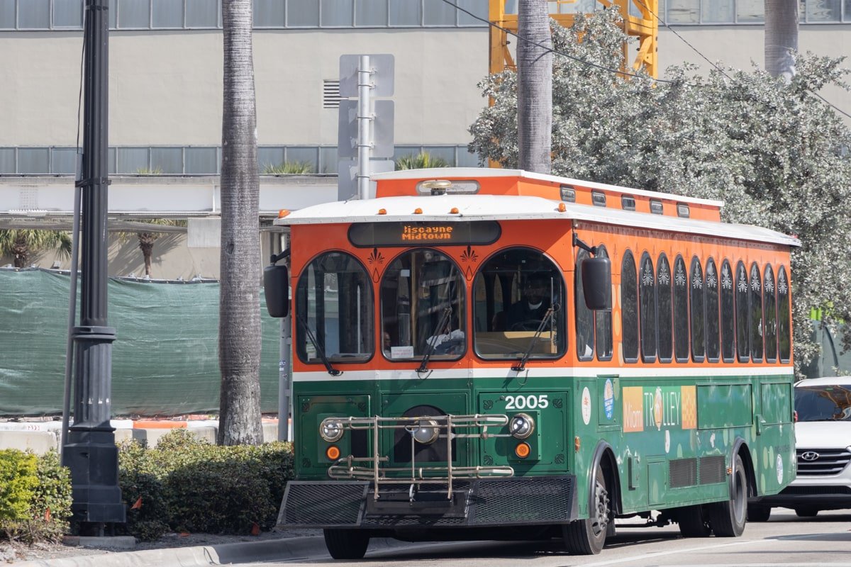 Trolley orange et vert de Miami