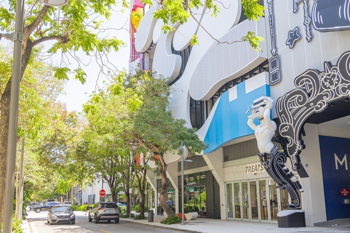 Dans une rue du Design District Miami