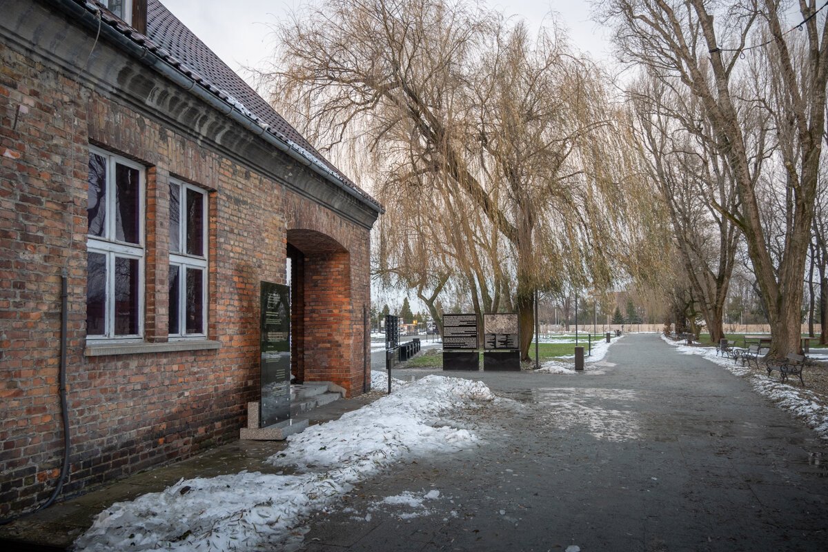 Bâtiment d'accès au site d'Auschwitz