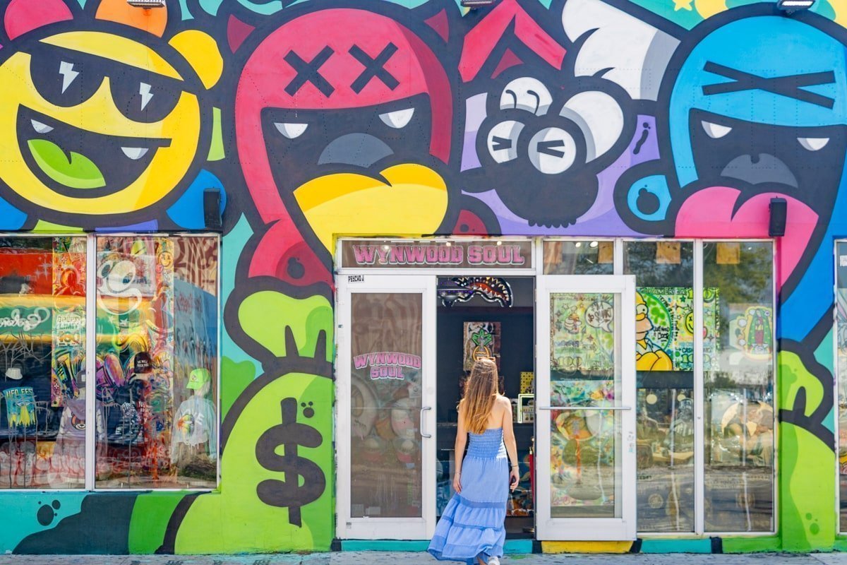 Boutique décorée de graffiti