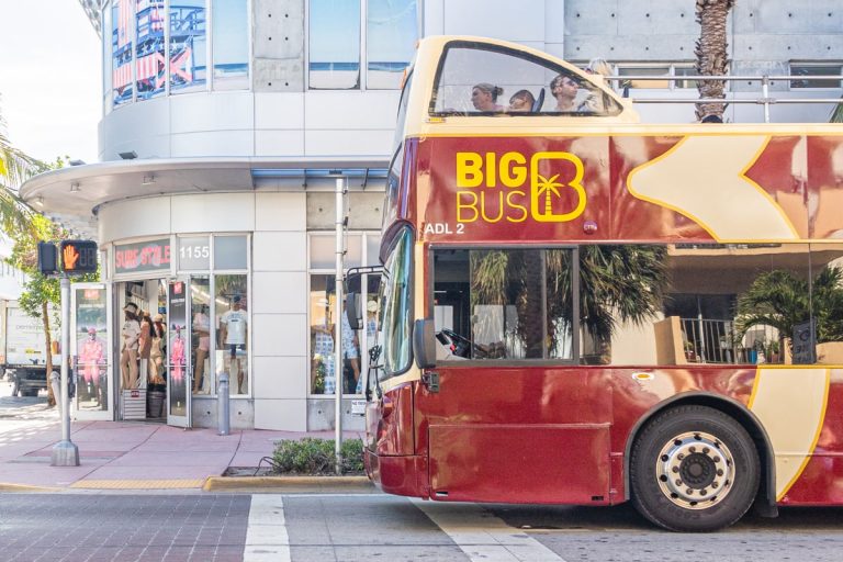 Bus à arrêts multiples à Miami
