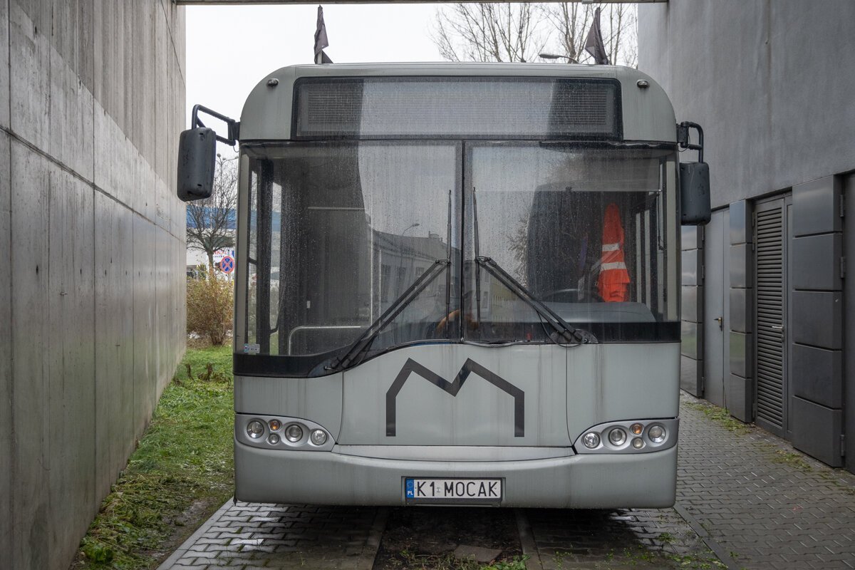 Bus