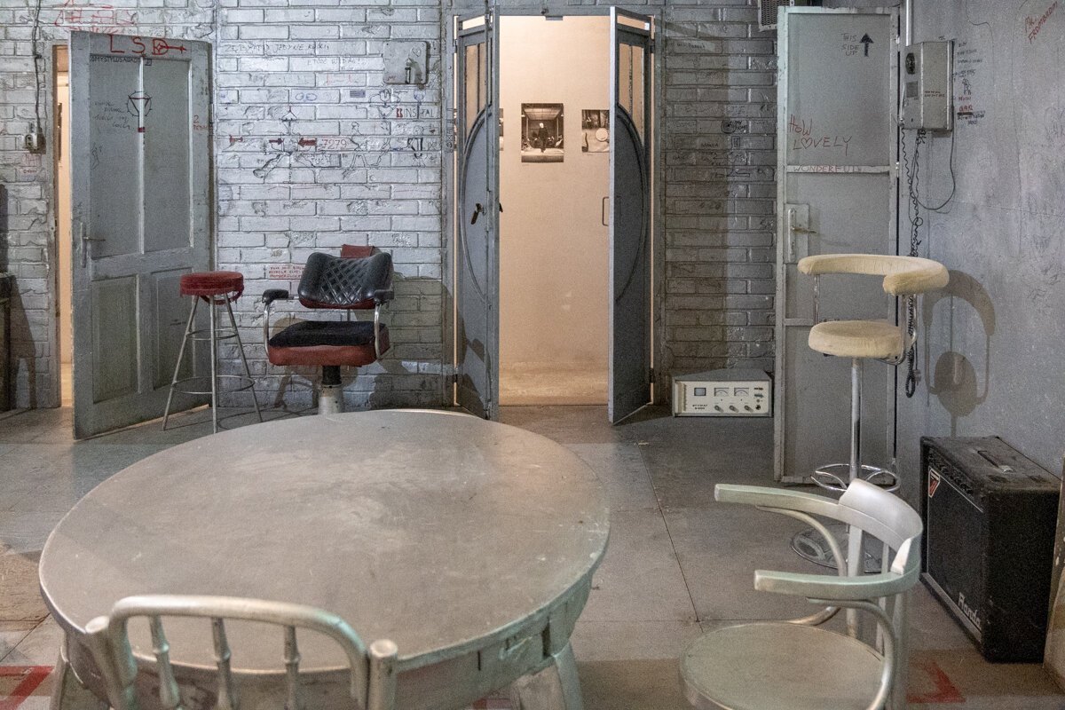 Oeuvre d'une pièce de vie à l'intérieur du MOCAK