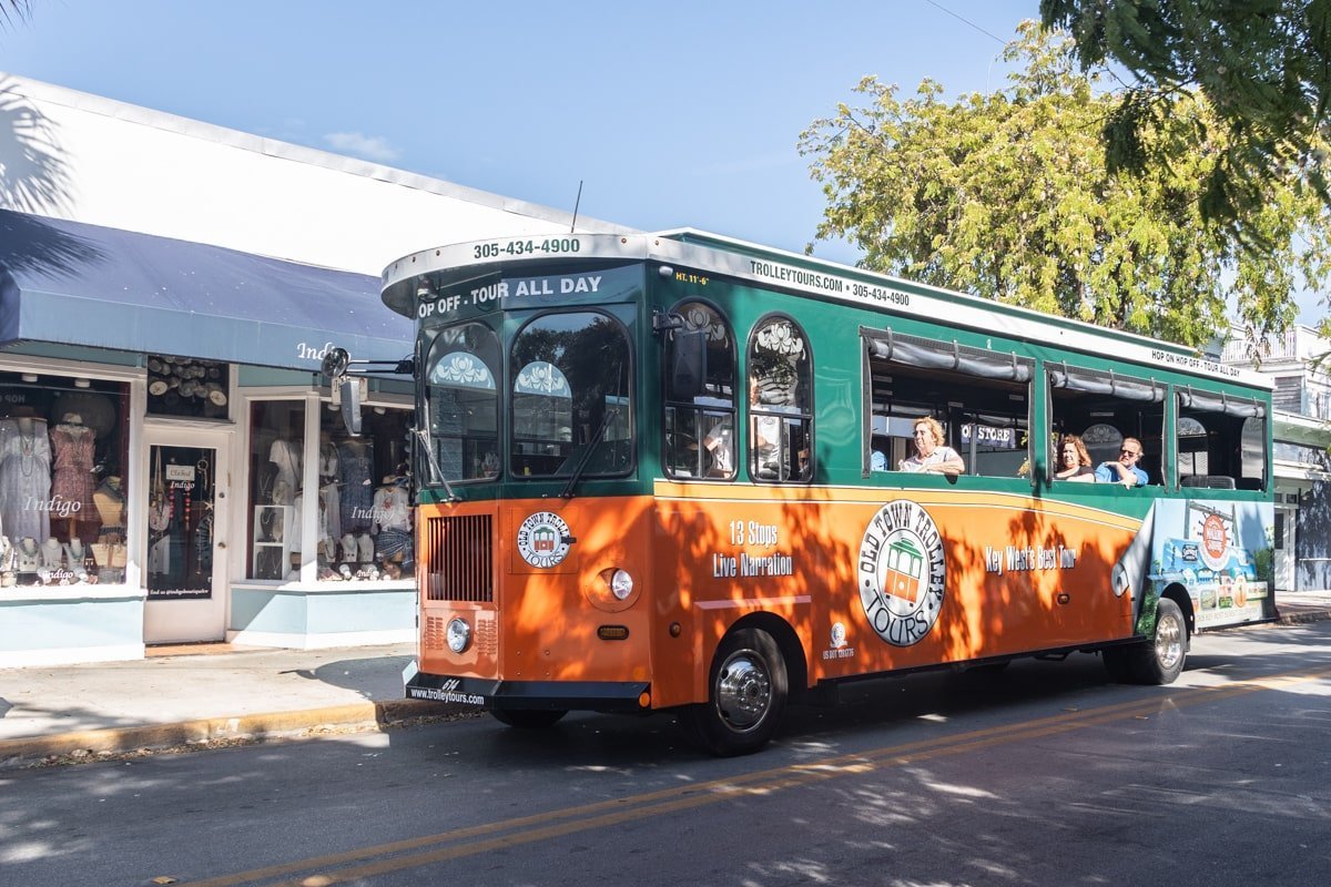 Old town trolley orange et vert