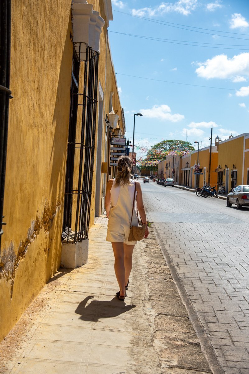 Promenade dans les rues d'Izamal, Mexique