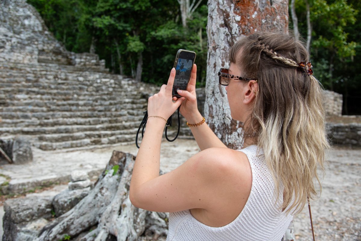 Prise de photo des ruines de Coba