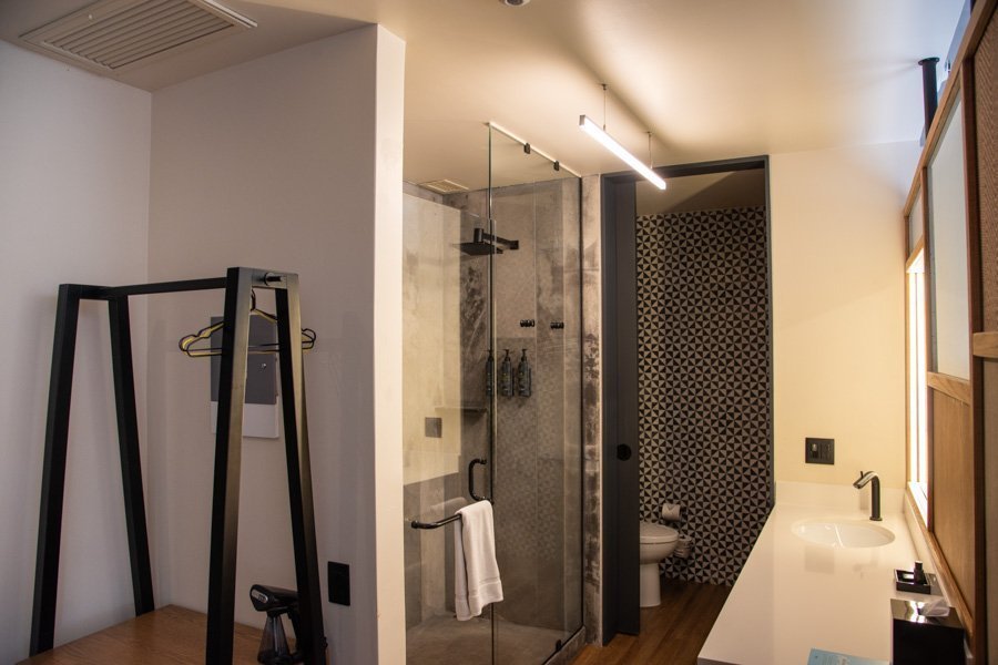 Salle de bain du Aloft Hotel